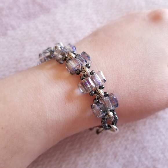 New handmade woven crystal bracelet with iridescent crystal cube beads - Picture 4 of 10
